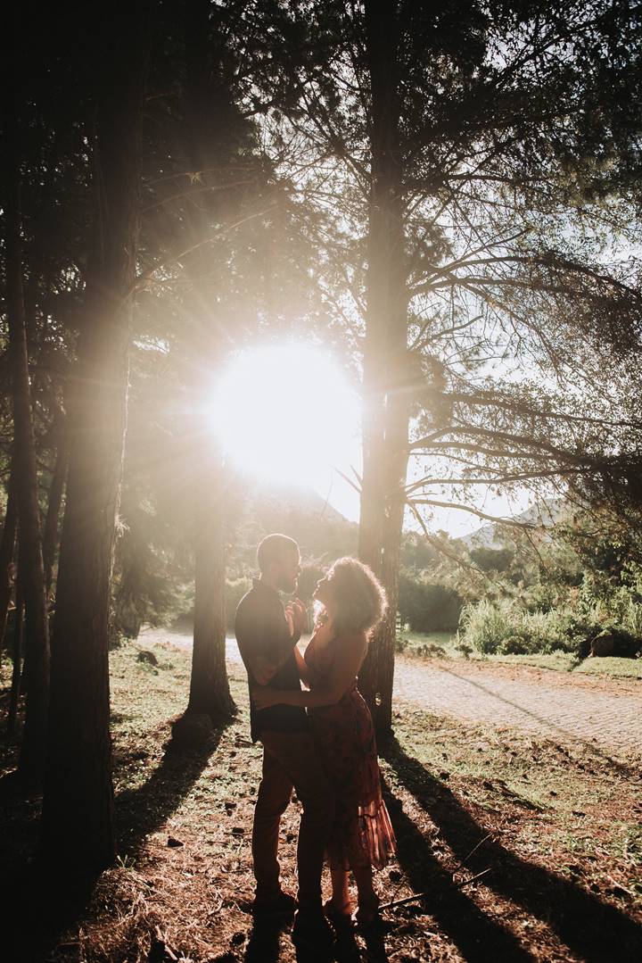 Ensaio pré wedding descontraído numa tarde ensolarada e adorável na serra em Teresópolis &#8211; Allana &#038; Lorran