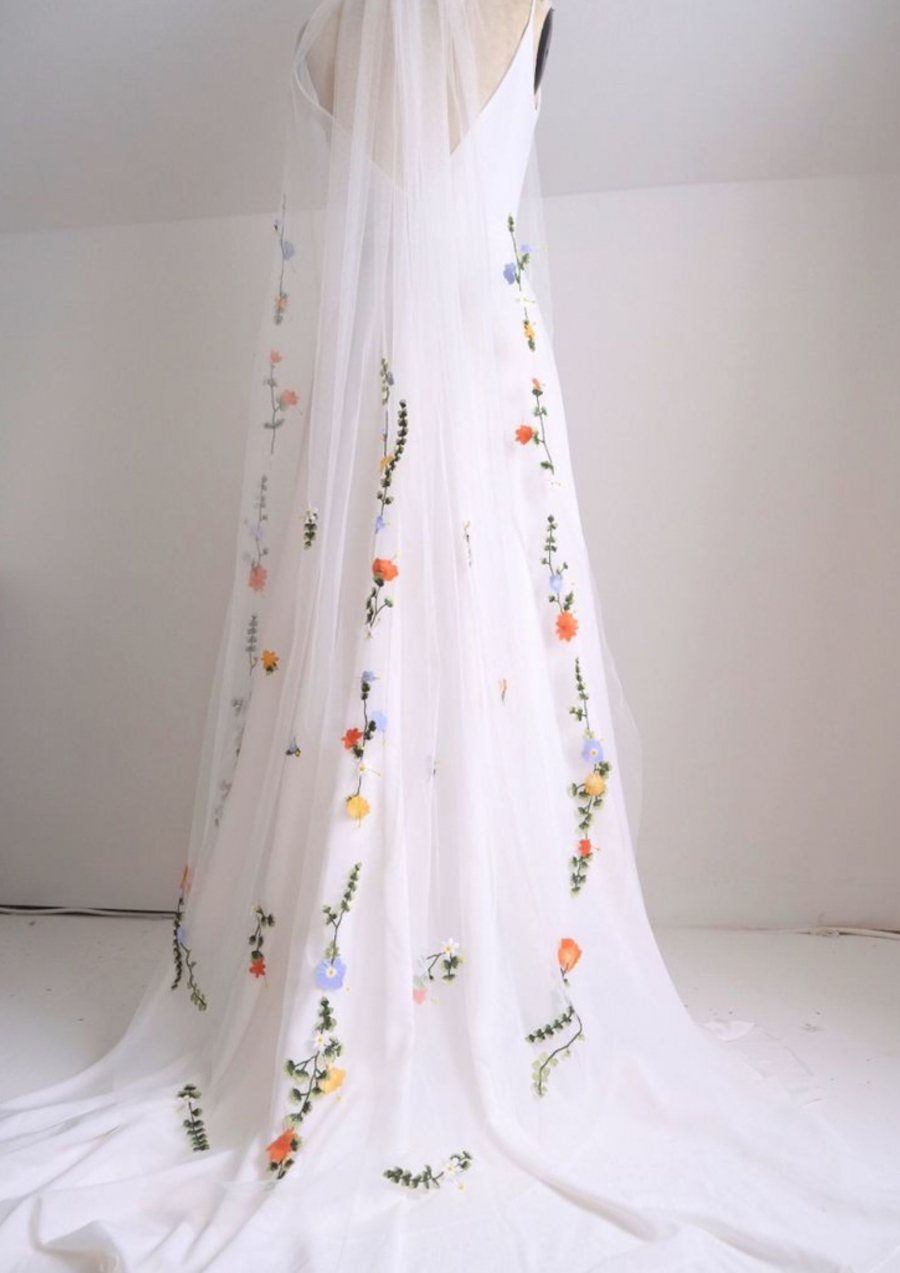  véu de noiva bordado com flores