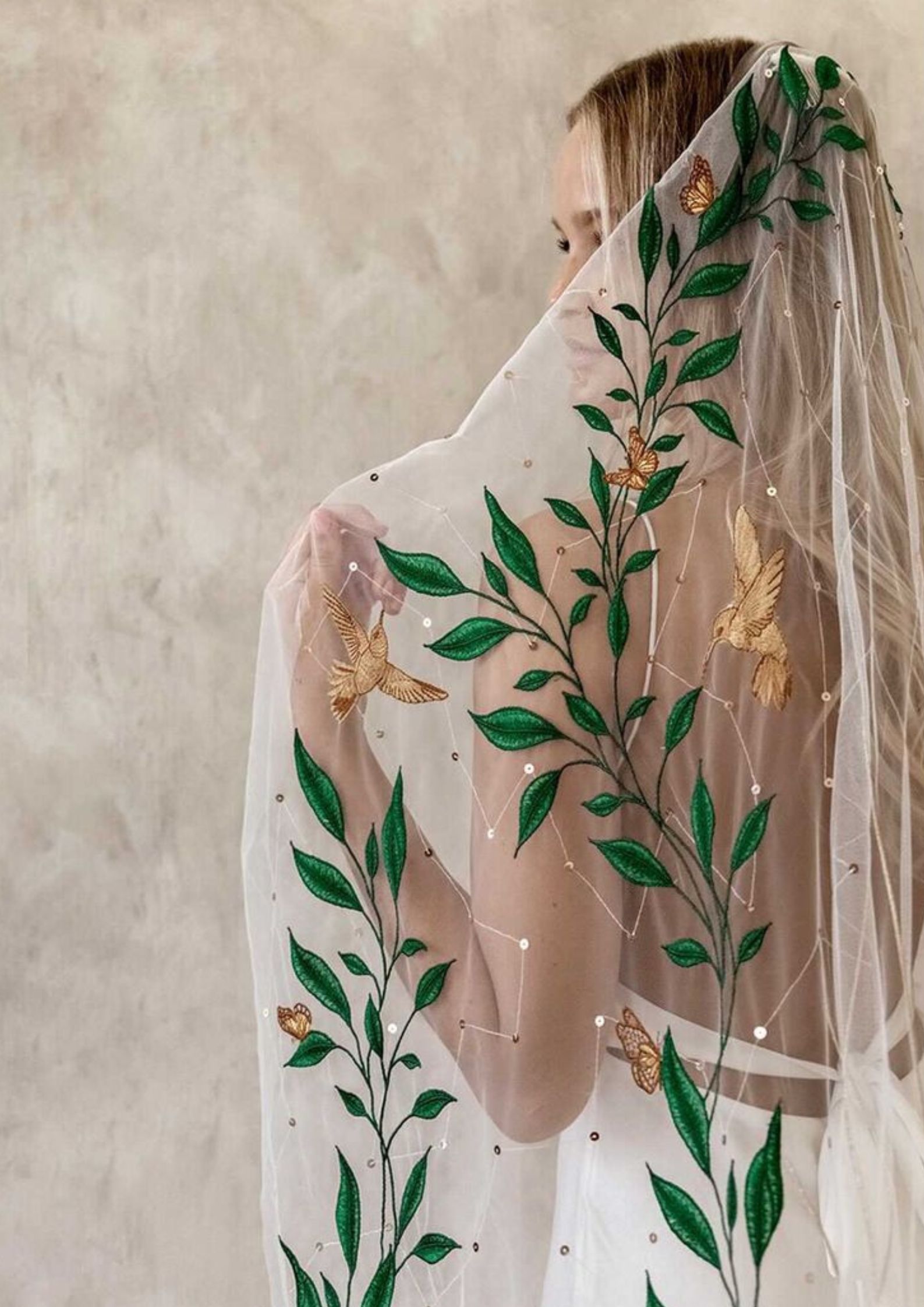 véu de noiva bordado com folhas