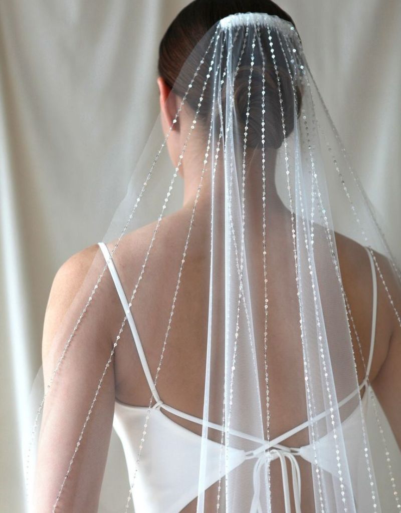 véu de noiva com aplicação de lantejoulas