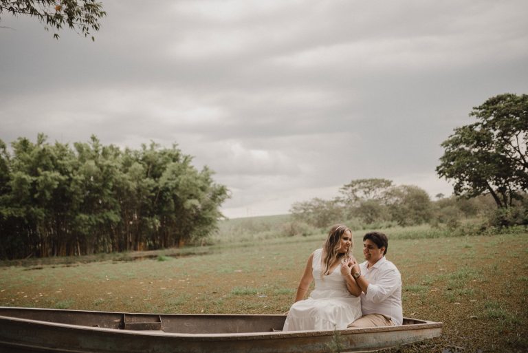 Ensaio pré wedding num clima aconchegante e familiar no campo no interior de São Paulo – Bruna & Marco