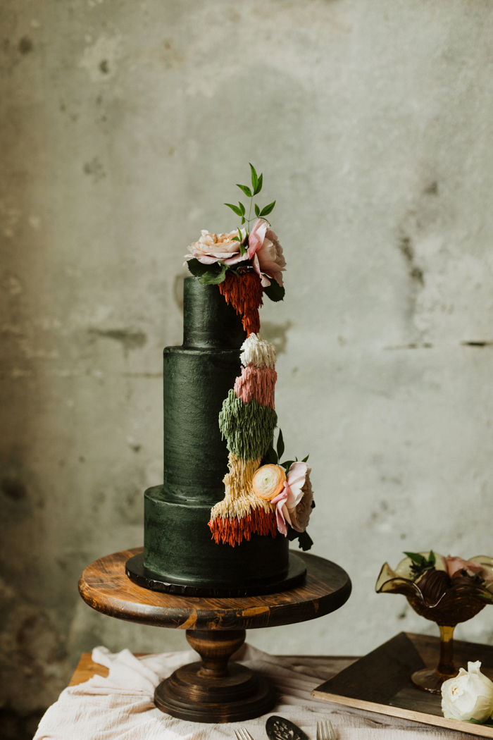 bolo de casamento verde escuro