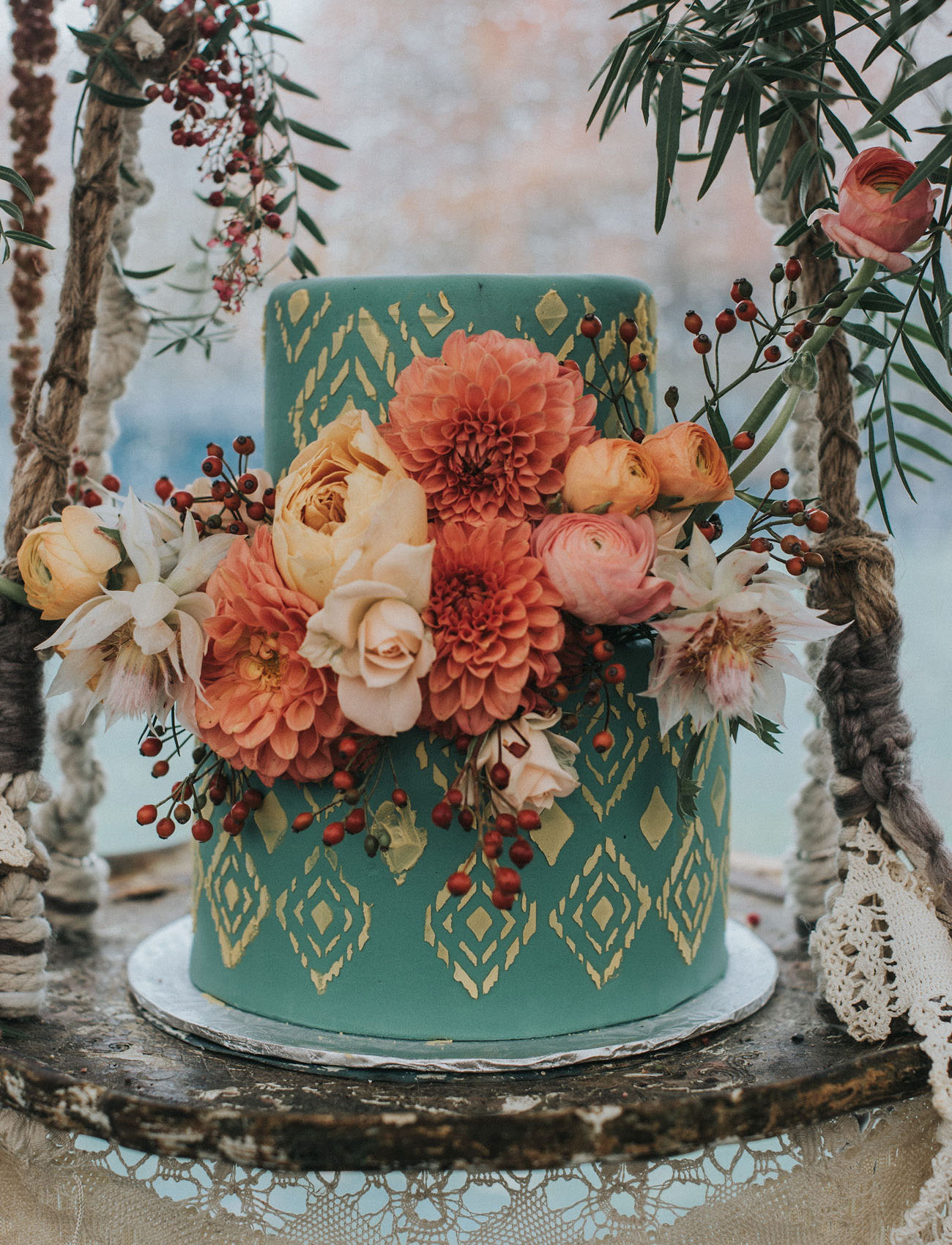 bolo de casamento verde com flores