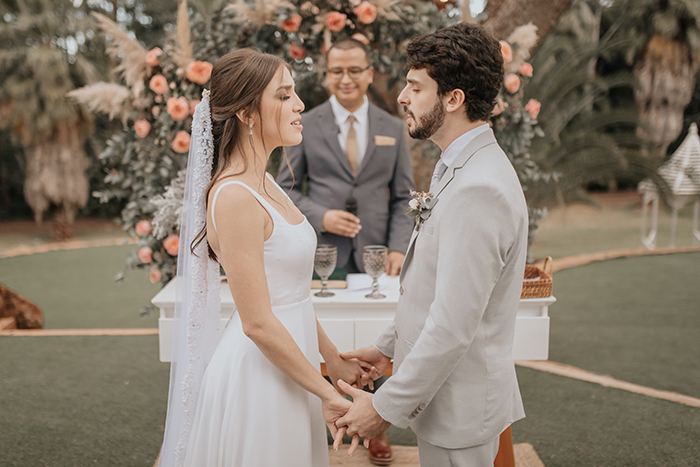 Casamento intimista no campo numa tarde admirável em Maringá &#8211; Giovana &#038; Felipe