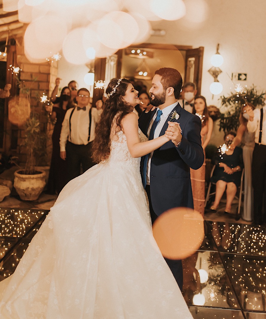 Casamento clássico e romântico numa tarde iluminada em Brasília &#8211; Vivi &#038; André