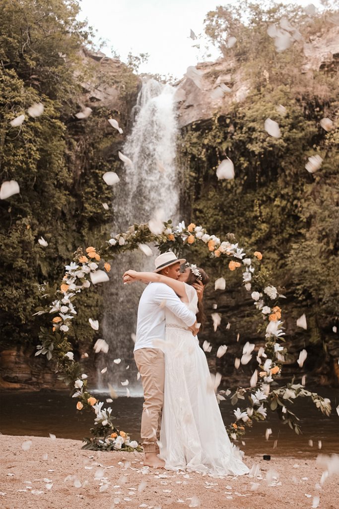  elopement-wedding-na-cachoeira (18)