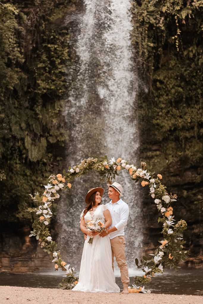  elopement-wedding-na-cachoeira (6)