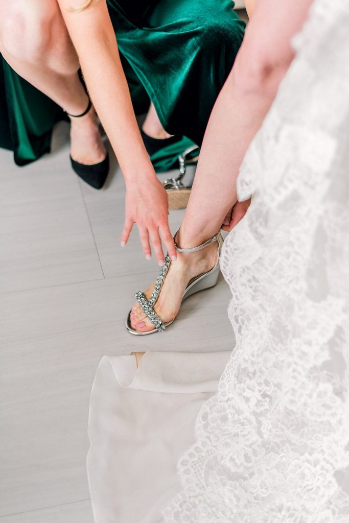 sandália para casamento verde