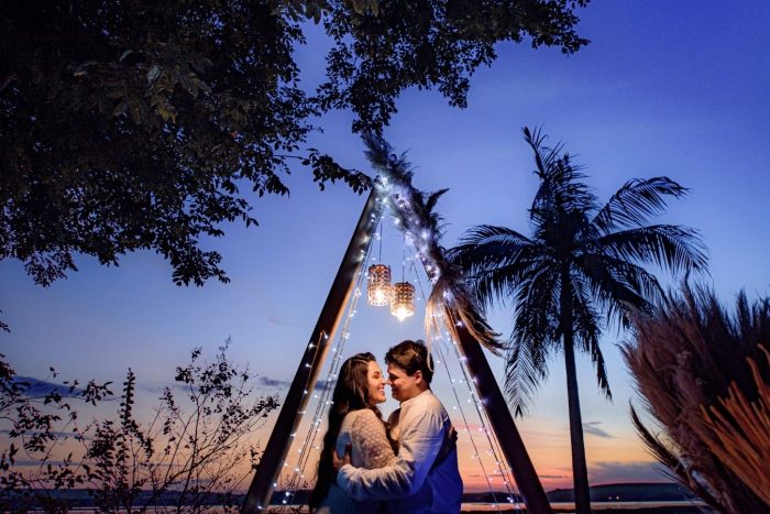 Ensaio pré casamento com tema luau leve e delicado ao pôr do sol no interior de São Paulo &#8211; Tania &#038; Lucas