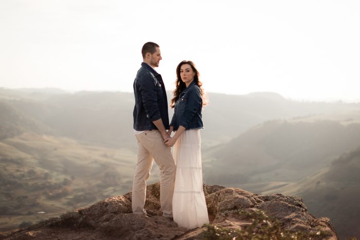 Ensaio pré wedding nas montanhas em paisagem indescritível no interior de São Paulo &#8211; Giulia &#038; Matheus