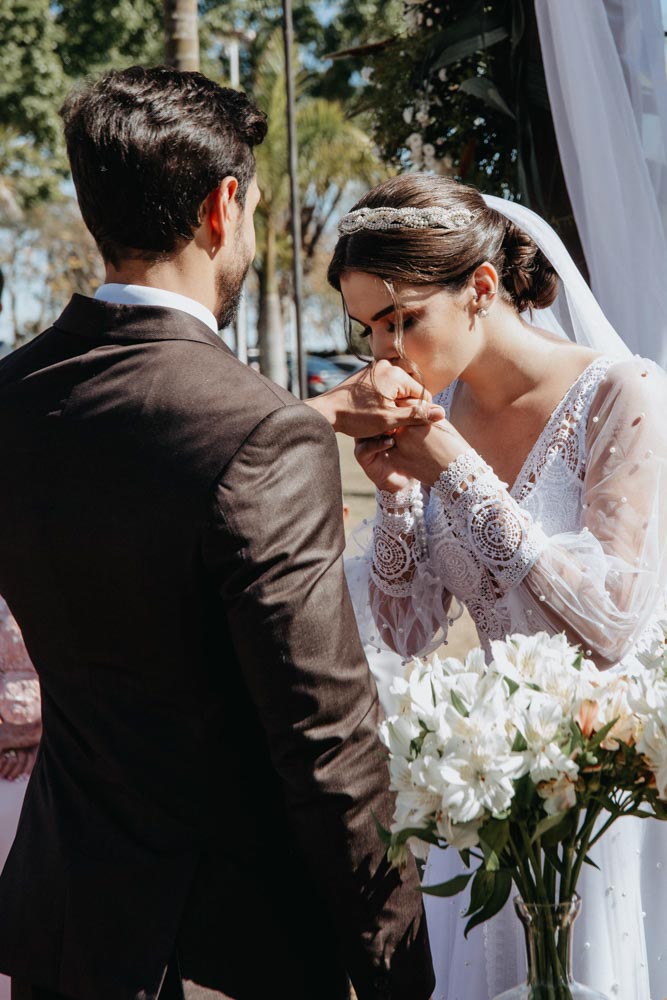 Casamento boho chic com cerimônia ao ar livre em manhã ensolarada em São Paulo &#8211; Joyce &#038; Bruno