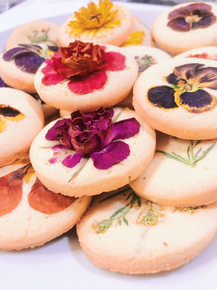 M de Maria Biscoiteria: lembrancinhas finas com biscoitos floridos!