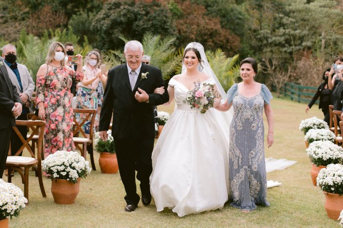 Mini wedding clássico numa tarde encantadora na Fazenda Dona Inês