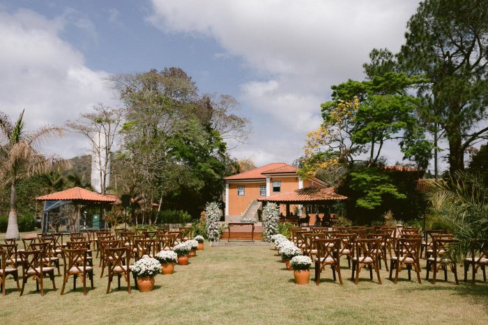Mini wedding clássico numa tarde encantadora na Fazenda Dona Inês