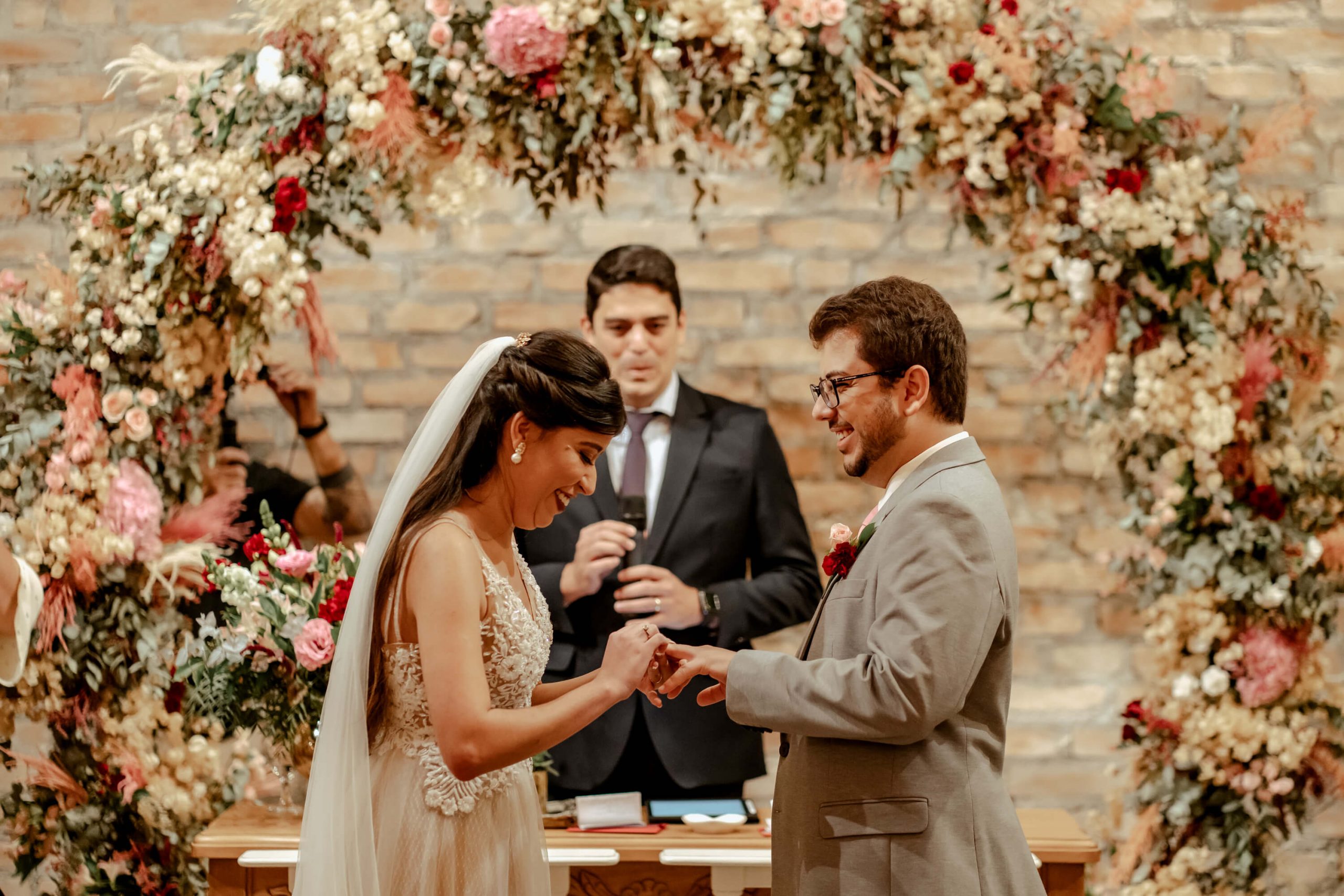 Casamento romântico e intimista na Casa Quintal