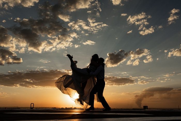 Editorial Dançando nas Nuvens com vista para a cidade de Brasília