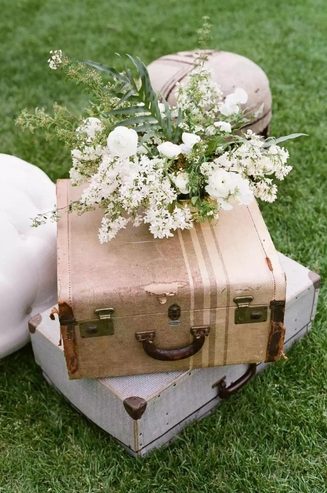 malas antigas com flores para decorar casamento vintage