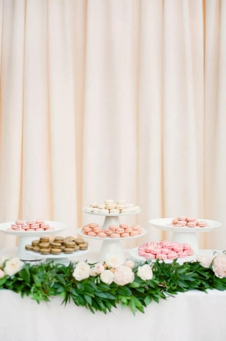 mesa de macarrons para buffet de casamento