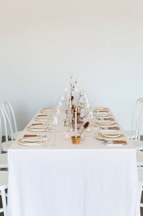 mesa clean para casamento minimalista