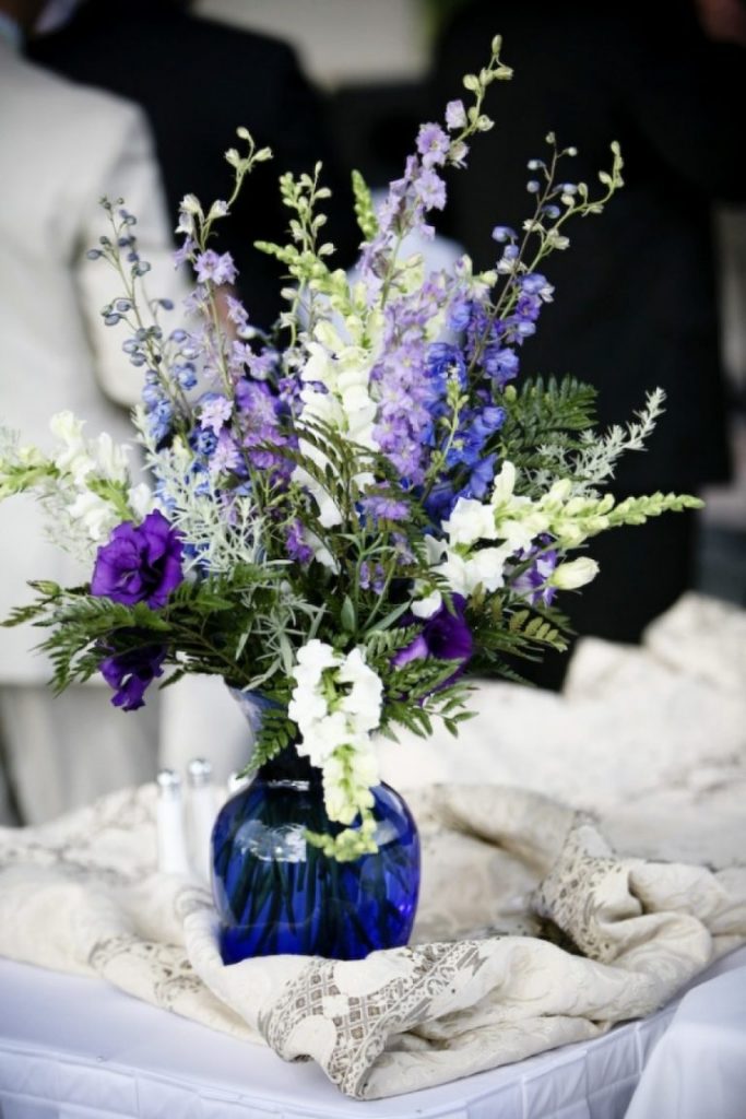  Purple-and-blue-wedding-flower-decoration-ideas-768x1152