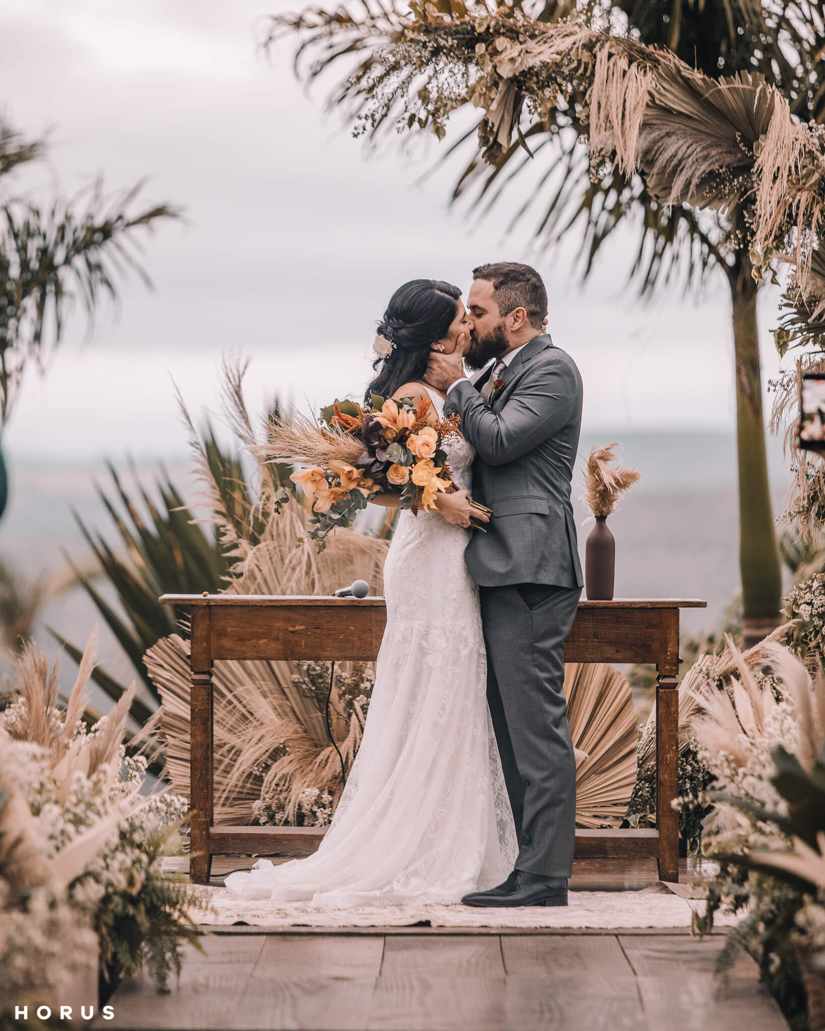 Casamento boho em tons terrosos num final de tarde adorável no Imperium Village &#8211; Raquel &#038; João Vitor