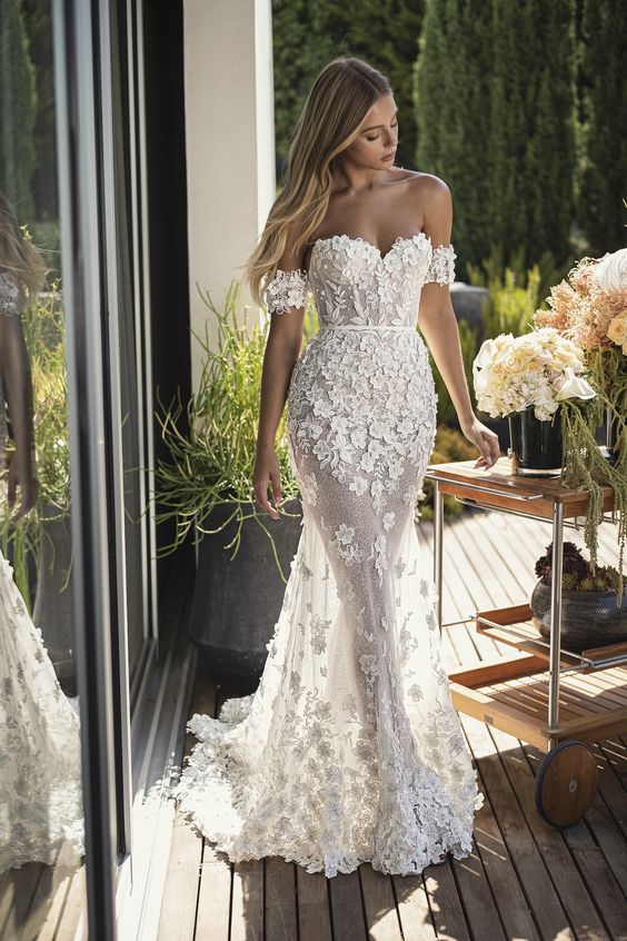 vestido de noiva com floral 3d