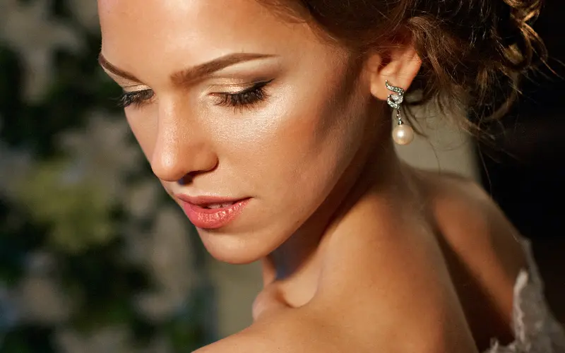 noiva com brinco de pérola