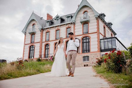 capa post: Noivos de mãos dadas