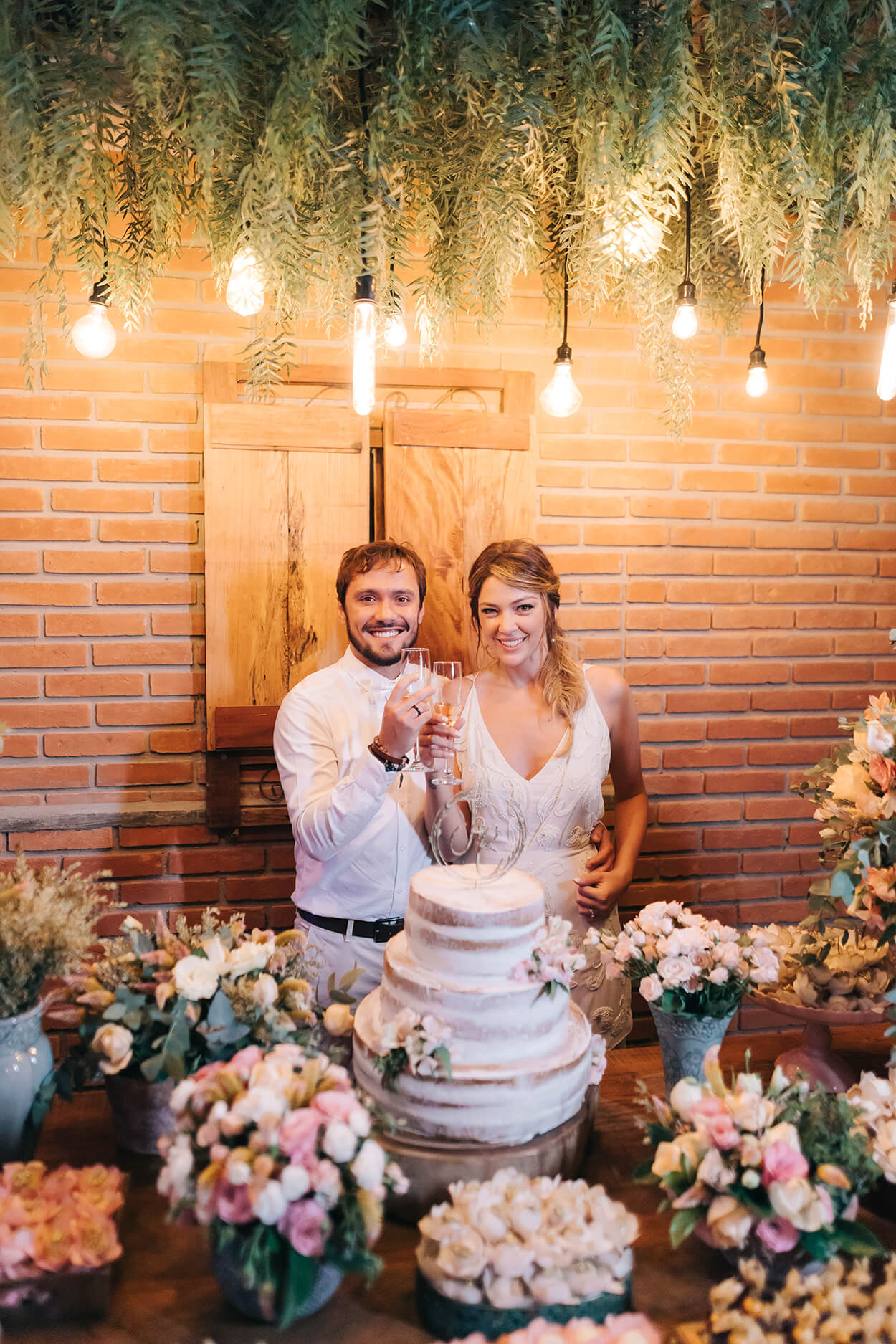 Destination wedding boho com toque clean no interior de São Paulo