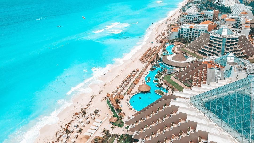 vista de cima de resort em cancun