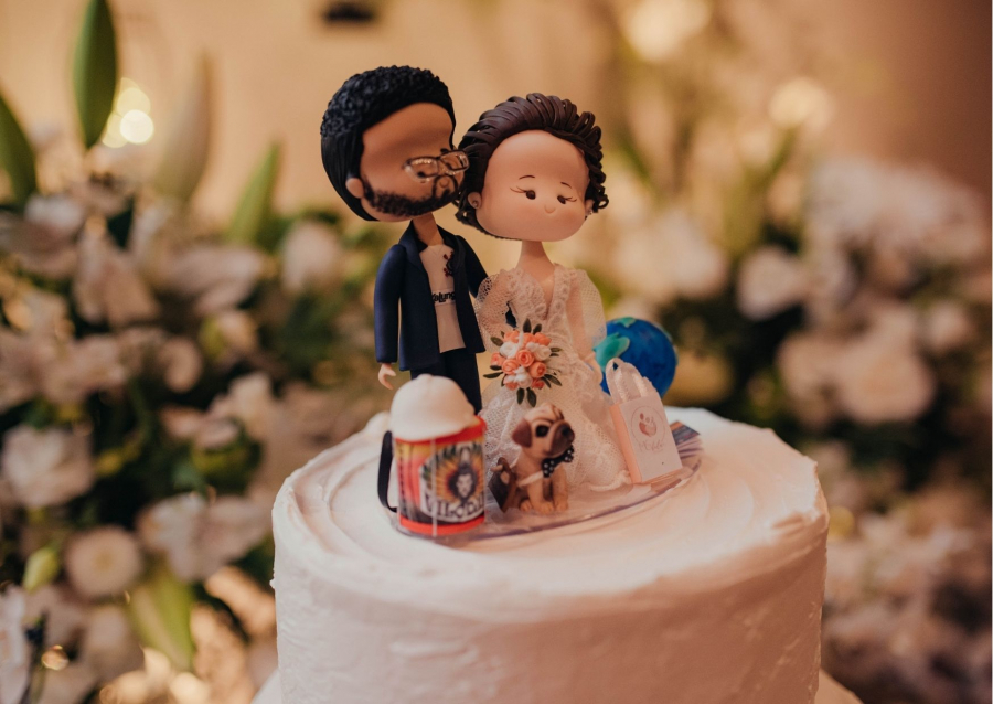 Loartes Biscuit: Sua história de amor em topos de bolos personalizados!