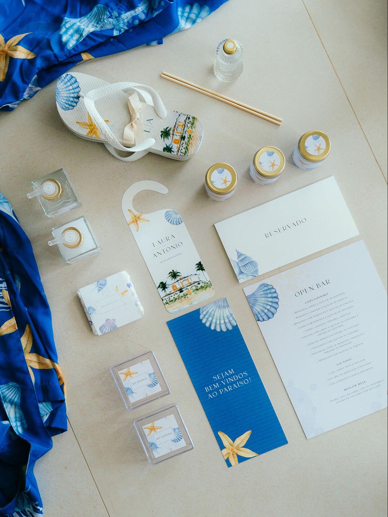 Convite de casamento azul e branco