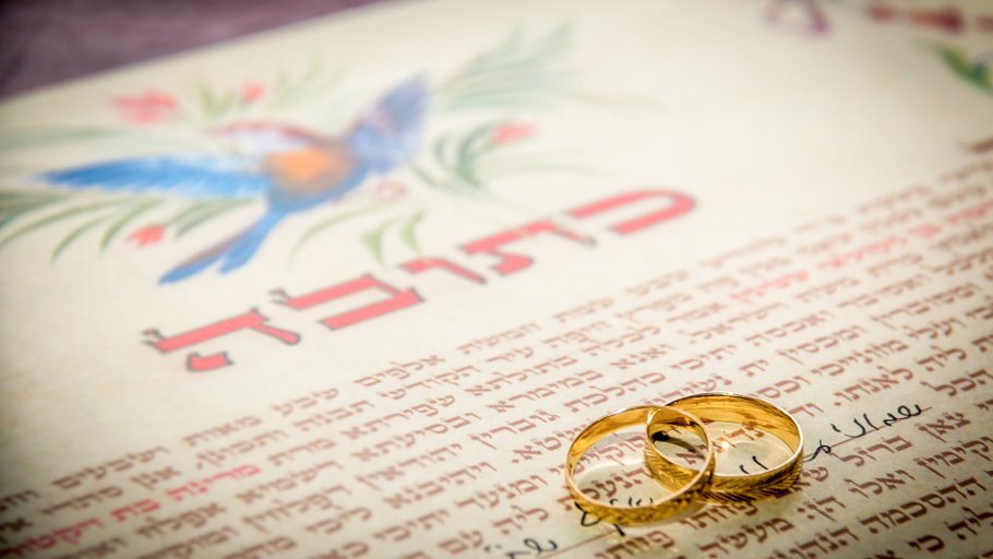 aliança de casamento em cerimonia judaica