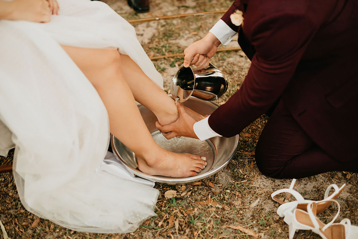 Cerimônia lava pés no casamento