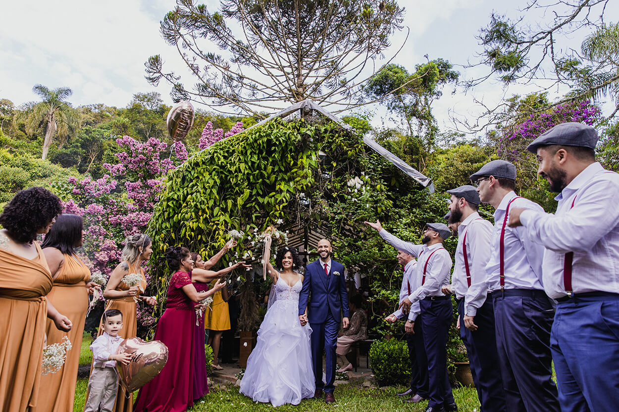 Um casamento no campo com paleta de verão na grande São Paulo