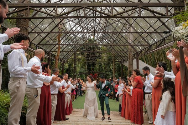 capa post: Saída dos noivos na casa Giardino
