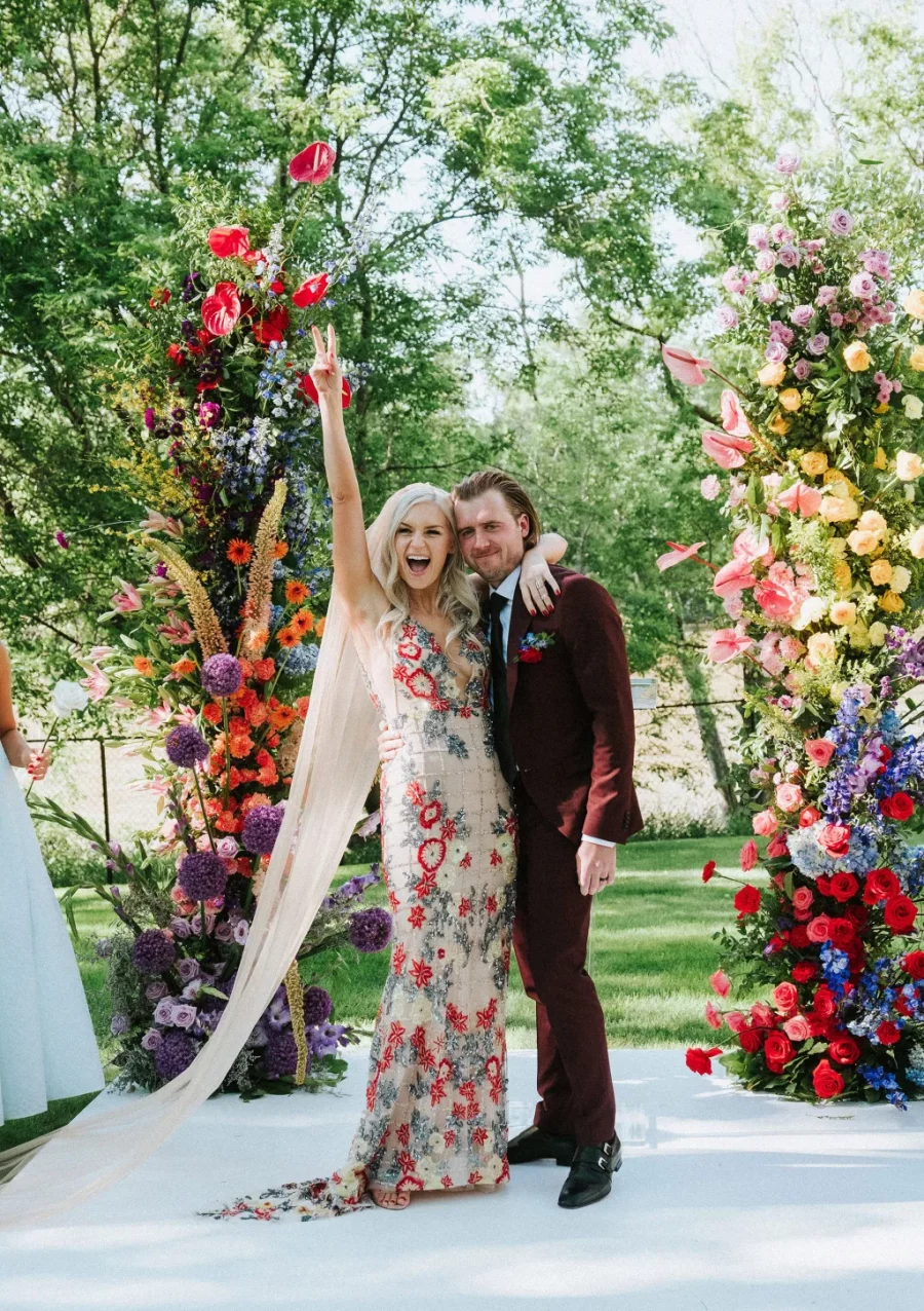  altar-de-casamento-com-flores-coloridas