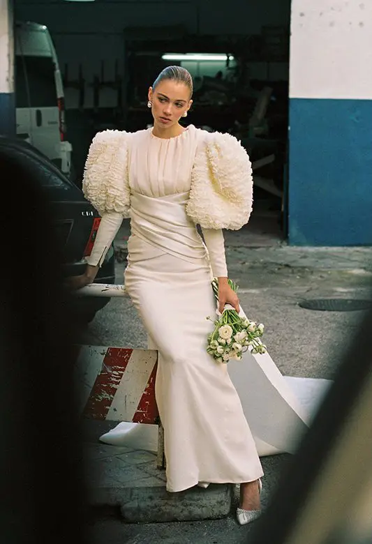 vestido de noiva com inspiração nos anos 80 tendência de casamento 2023