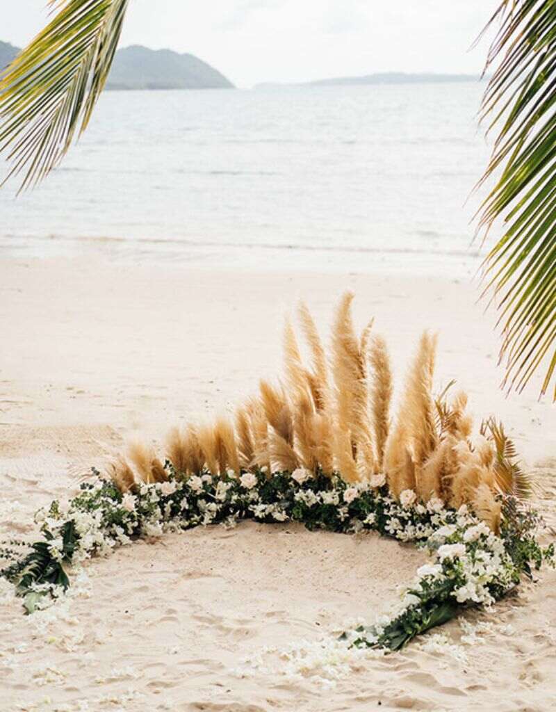 altar boho em elopement wedding na praia