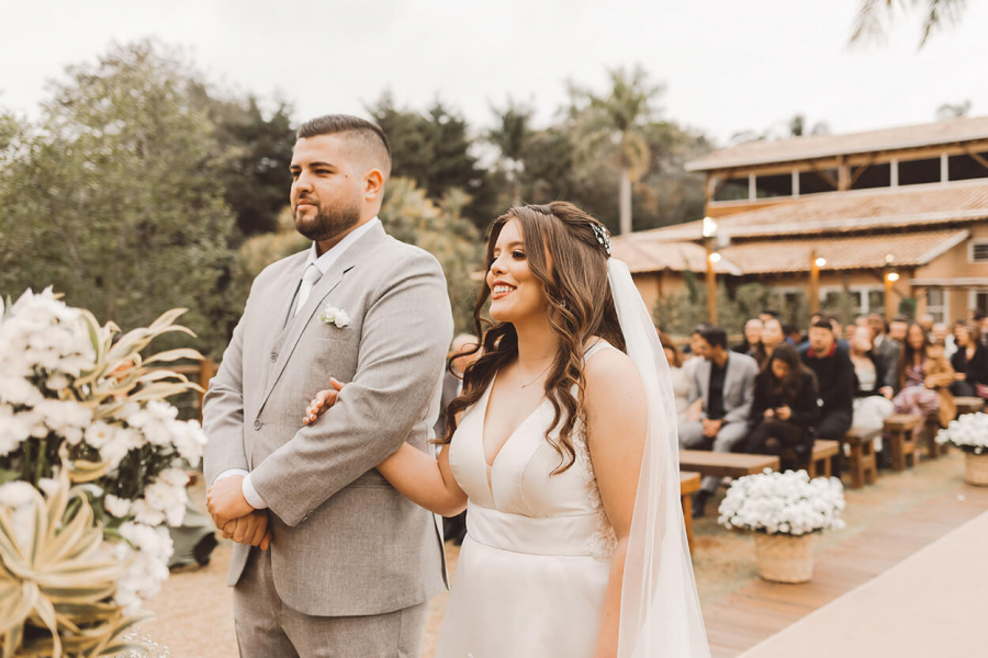 Se inspire com esse casamento rústico simples no campo