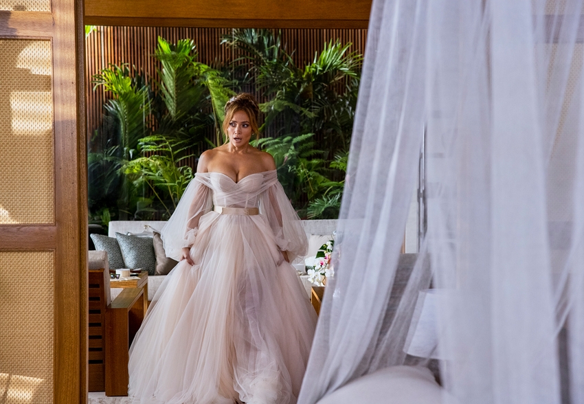 Jennifer Lopez usou um vestido de noiva de 43kg para o filme Casa Comigo?  - Vogue