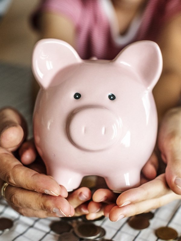 capa post: Kid earning money for future