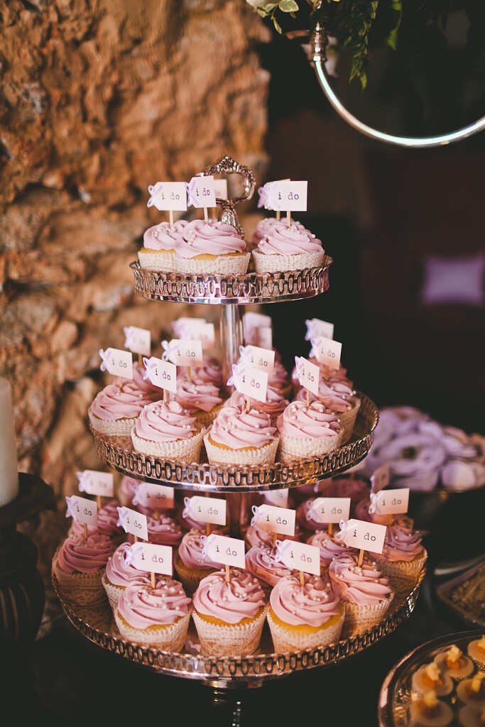 cupcakes para decorar mesa de doces para casamento