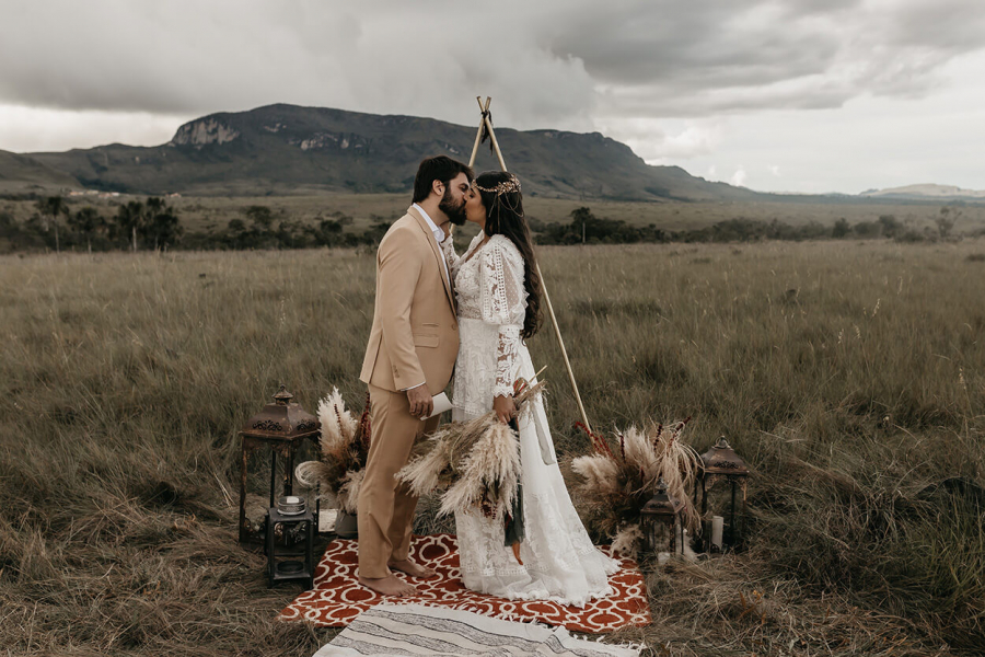 Você vai se apaixonar por esse elopement boho em Goiás