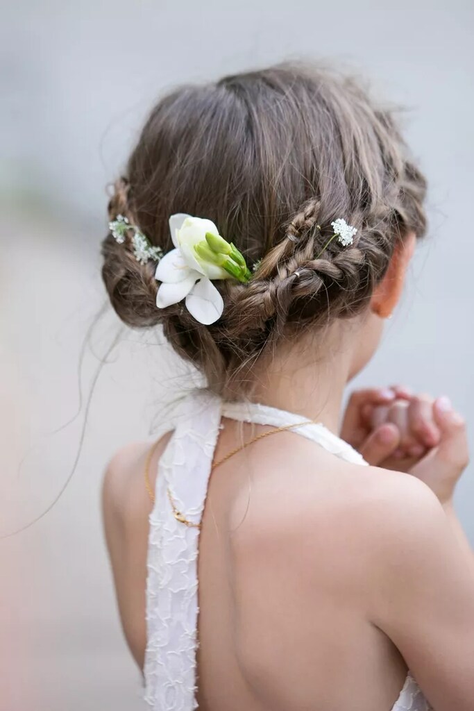 penteado preso fresco para florista de casamento
