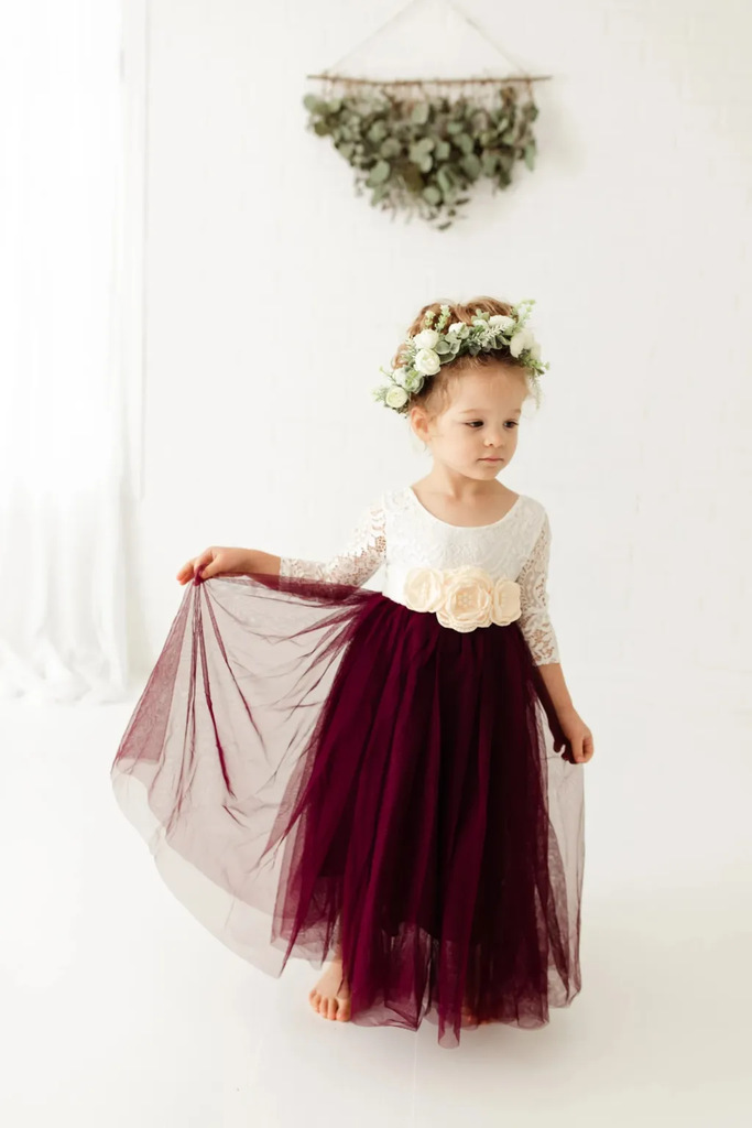  florista com vestido de saia marsala