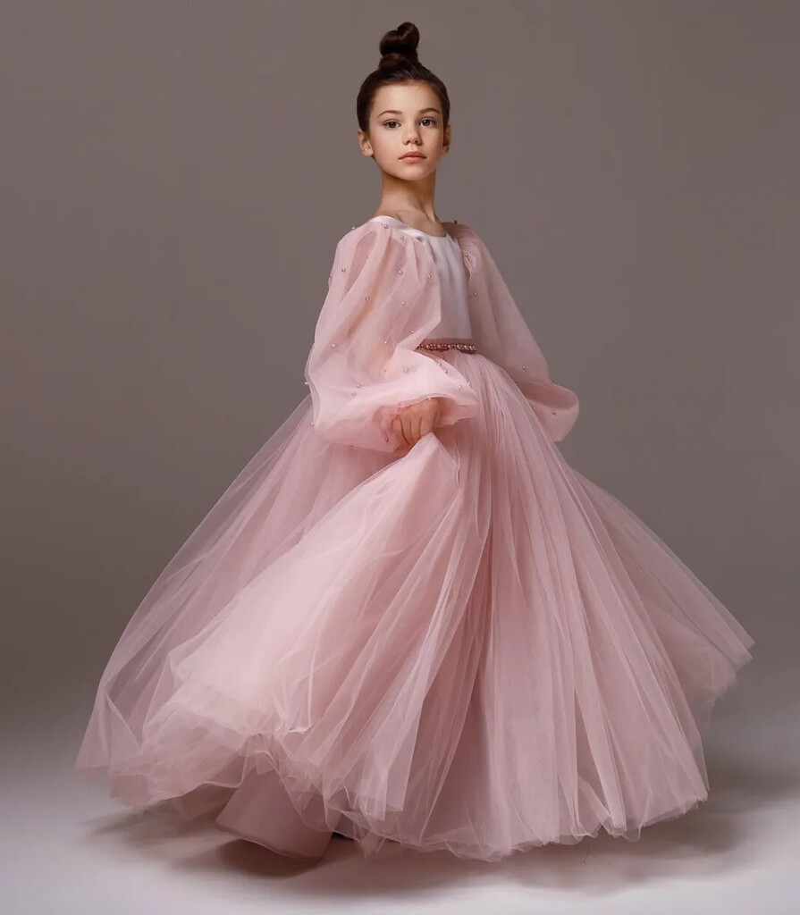 vestido elegante em tule rosa chá para florista de casamento