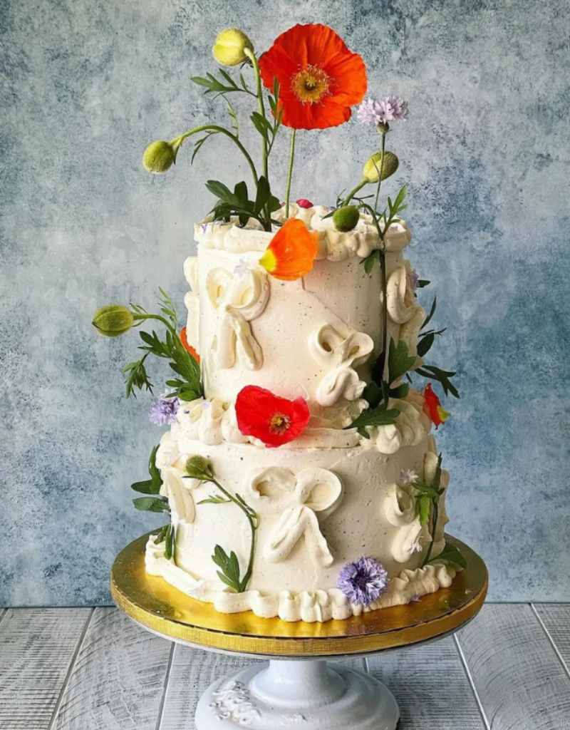  bolo com flores frescas