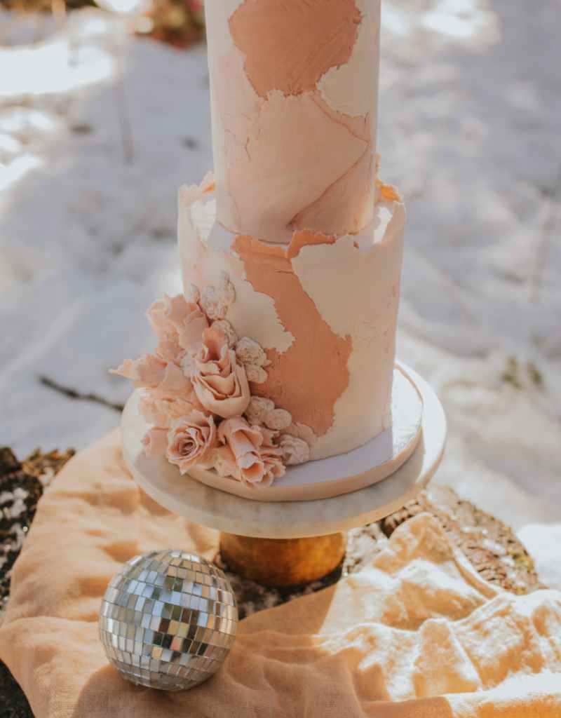  bolo-de-casamento-cor-do-ano-2024-peach-fuzz (11)