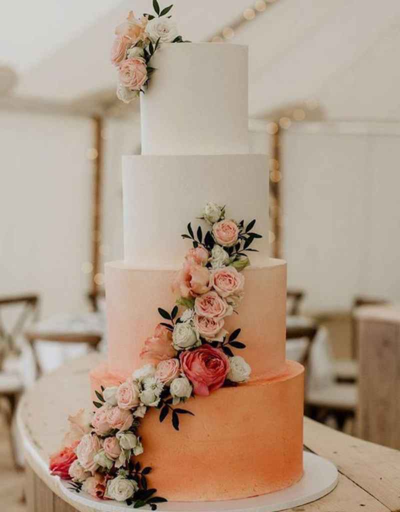  bolo-de-casamento-cor-do-ano-2024-peach-fuzz (2)